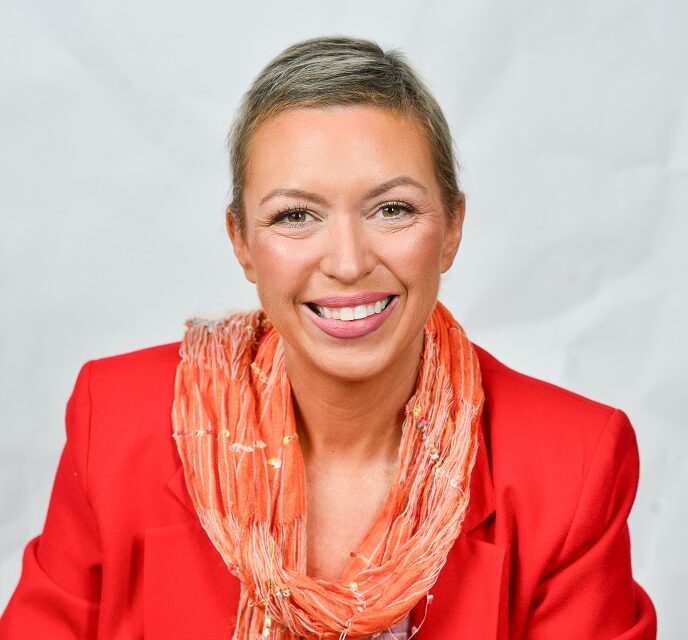 Surviving Cancer: Kimberly LaRussa Stays Positive and Connected – Cover Model